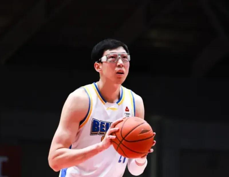 北京66-81浙江遭4坏消息！内线被虐，外援配置辣眼，球队无活力！